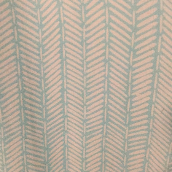 Patterned sleeveless button up - Picture 8 of 8